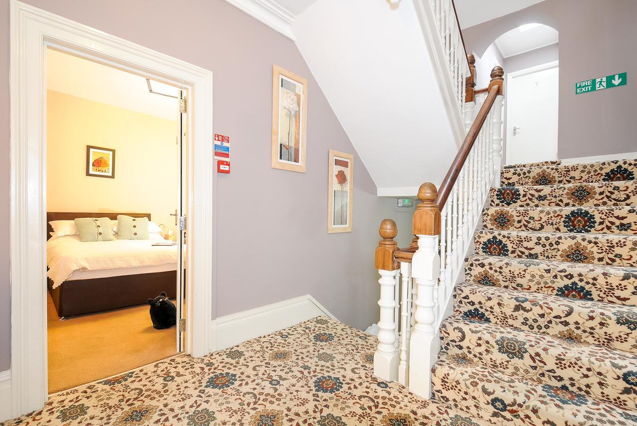 The Dorchester Guest House イフラクーム エクステリア 写真
